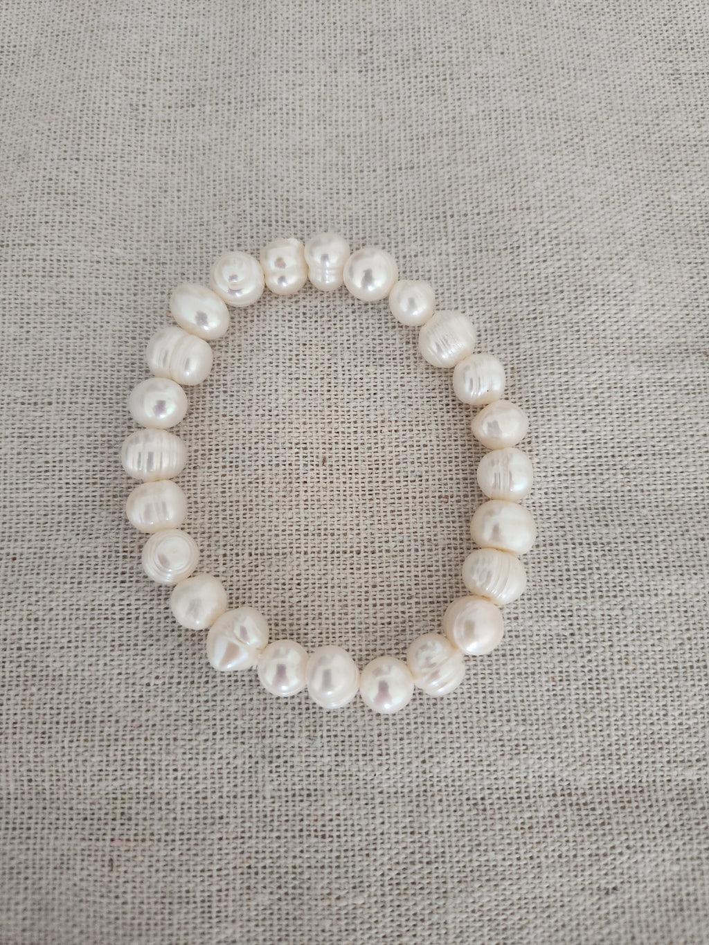Pulsera de Perlas de Agua Dulce – Elegancia Natural y Atemporal