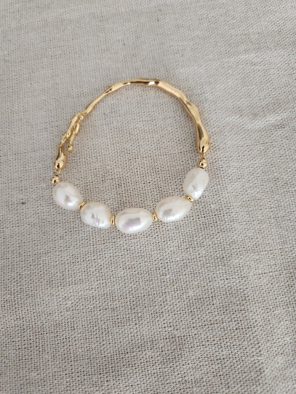 Pulsera de Perlas de Agua Dulce en Gold Filled con Oro Recuperado – Joyería de Segunda Llama