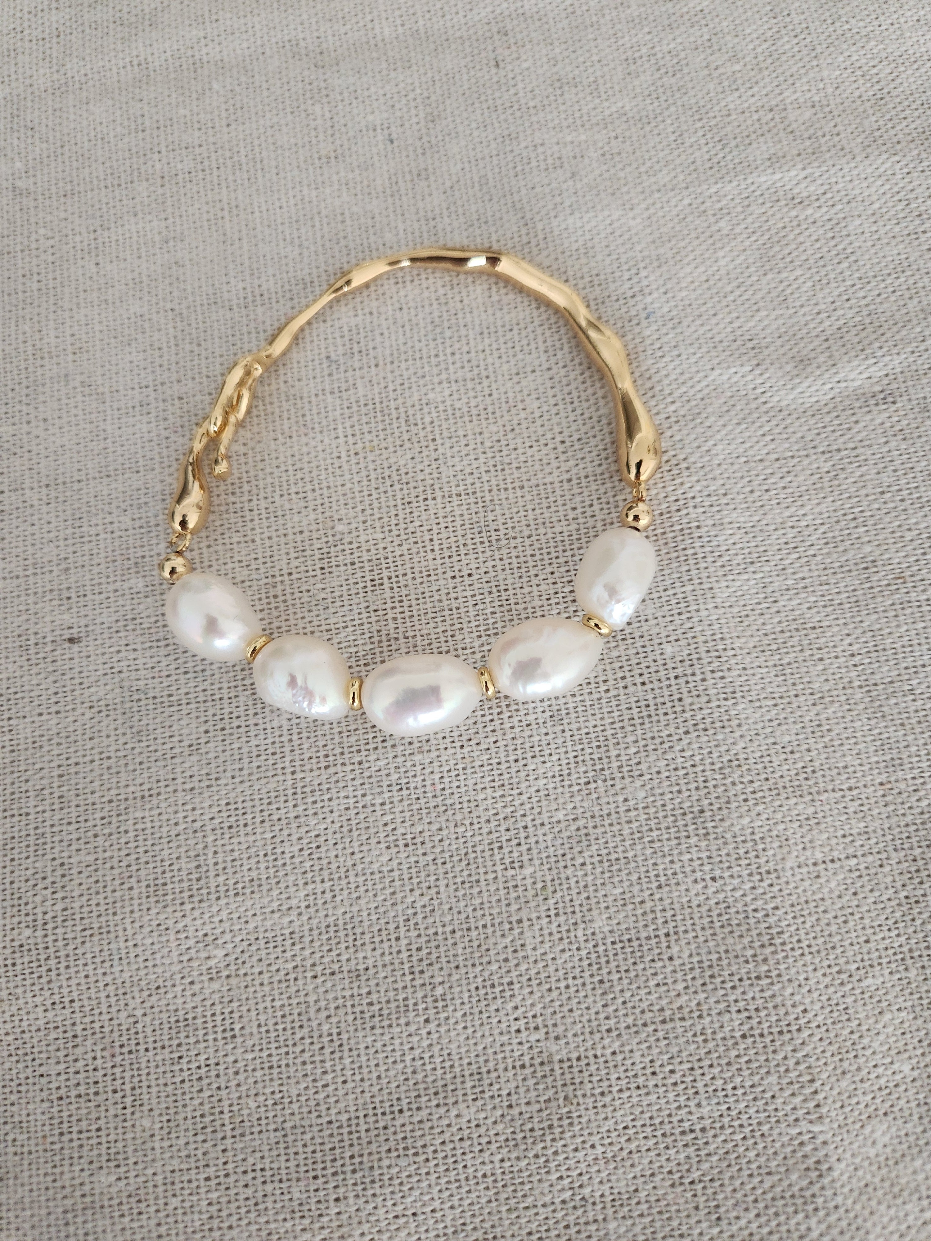 Pulsera de Perlas de Agua Dulce en Gold Filled con Oro Recuperado – Joyería de Segunda Llama