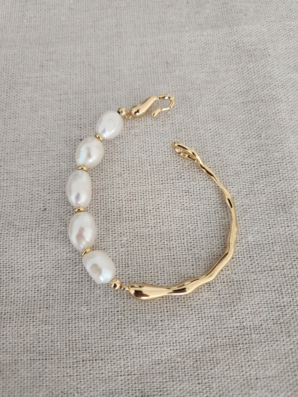 Pulsera de Perlas de Agua Dulce en Gold Filled con Oro Recuperado – Joyería de Segunda Llama