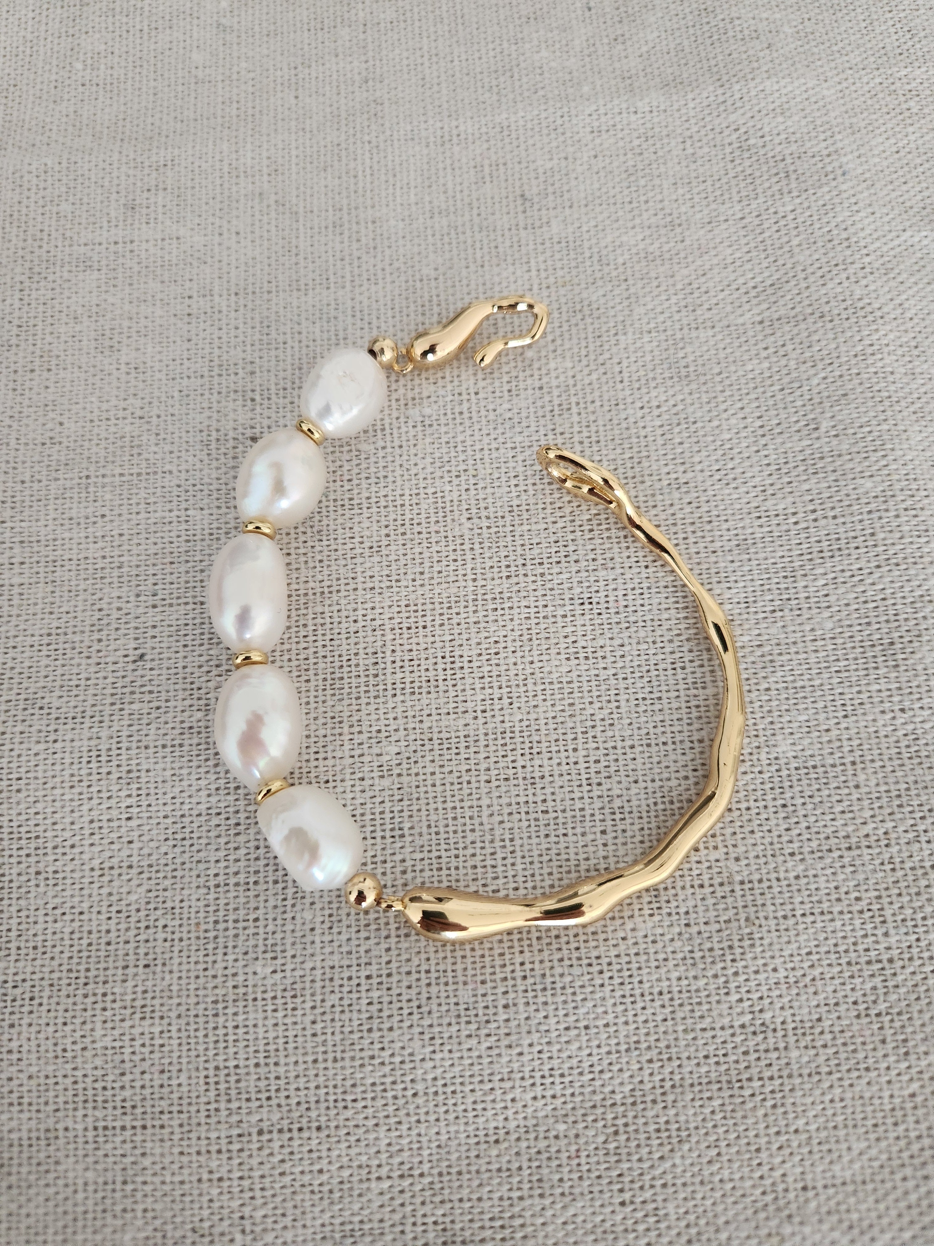 Pulsera de Perlas de Agua Dulce en Gold Filled con Oro Recuperado – Joyería de Segunda Llama