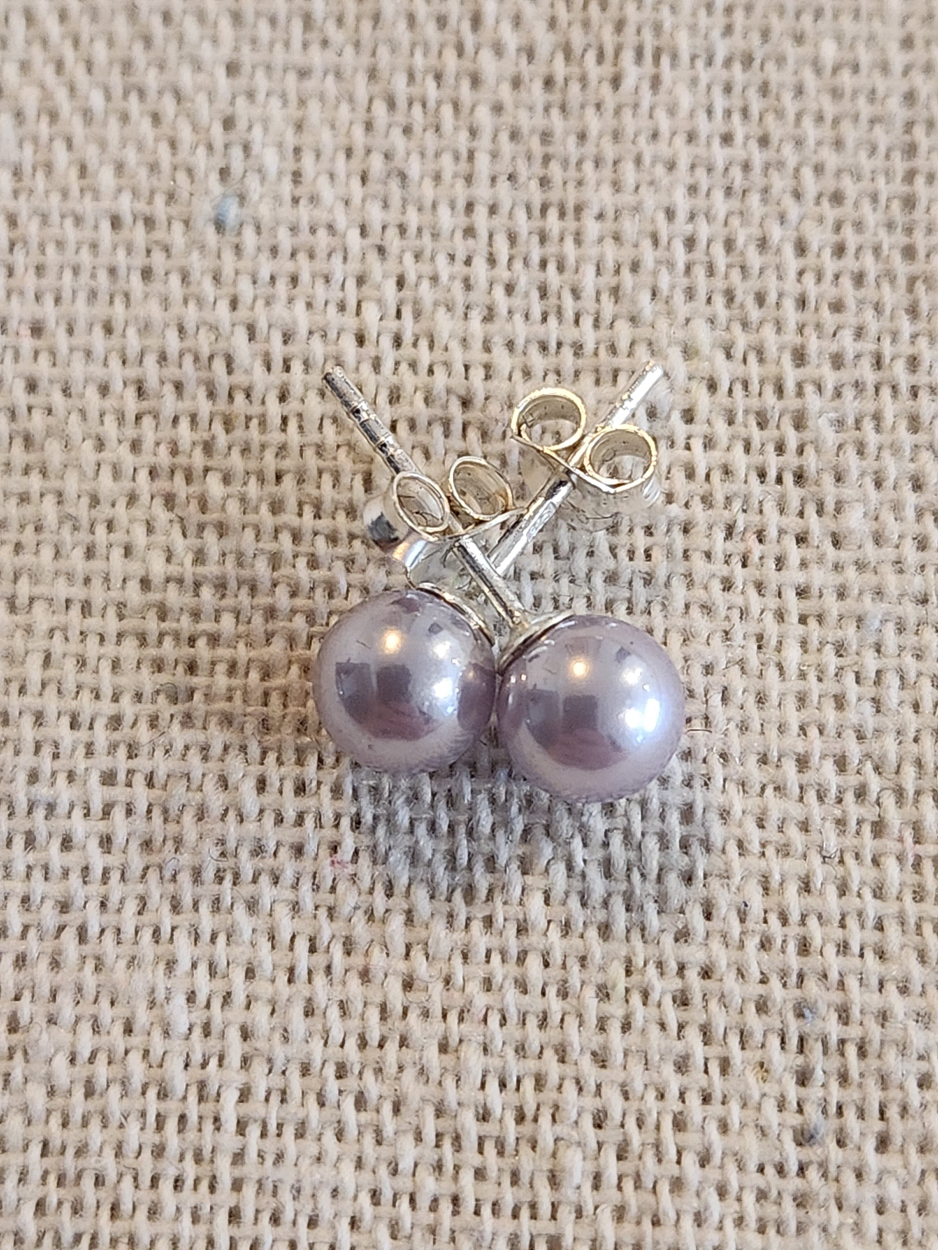 Pendientes de Perla Malva en Plata Reciclada 925 — 6 mm