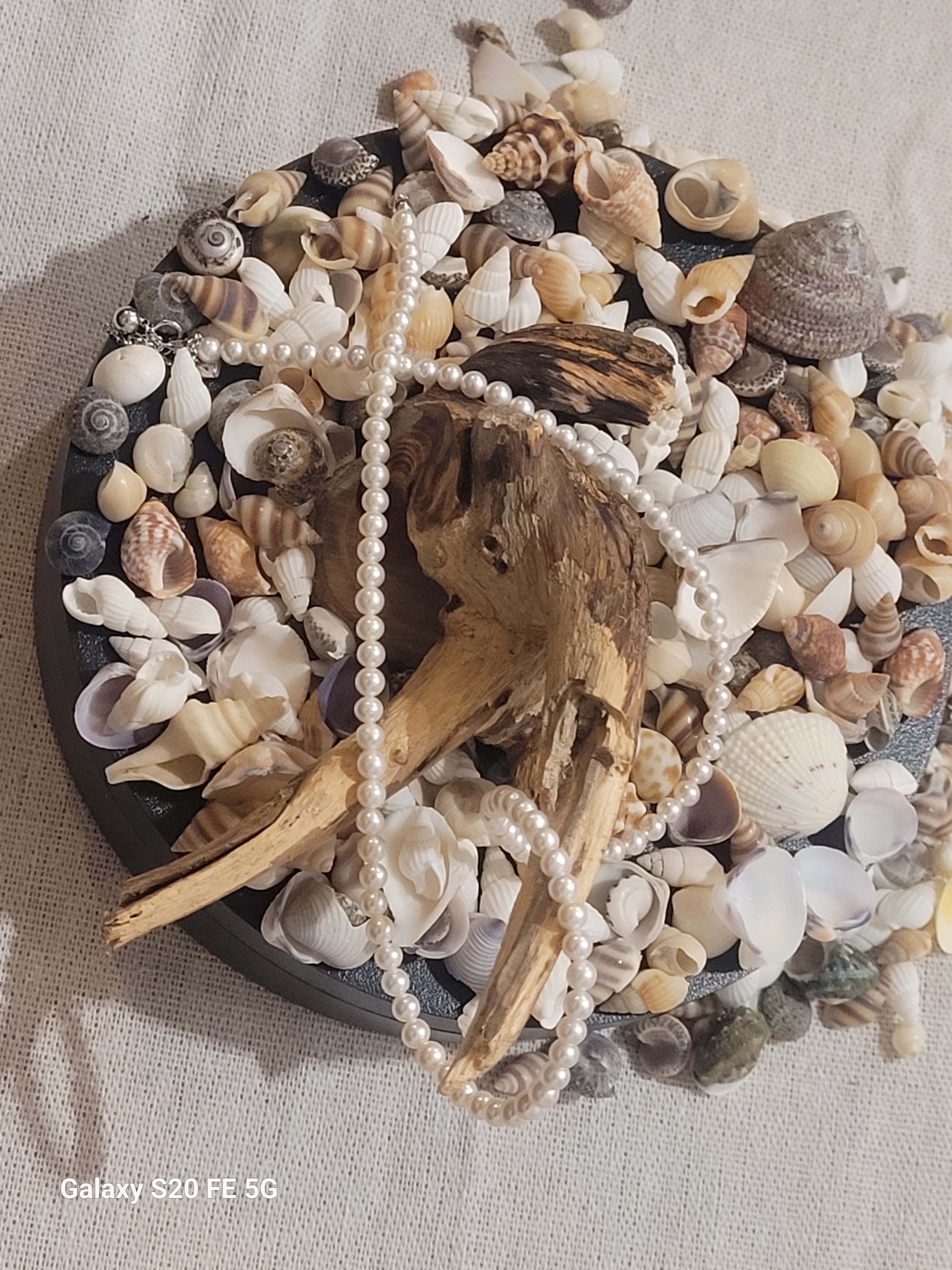 Collar clavicular de perlas 3 mm con plata reciclada y detalle de corazón