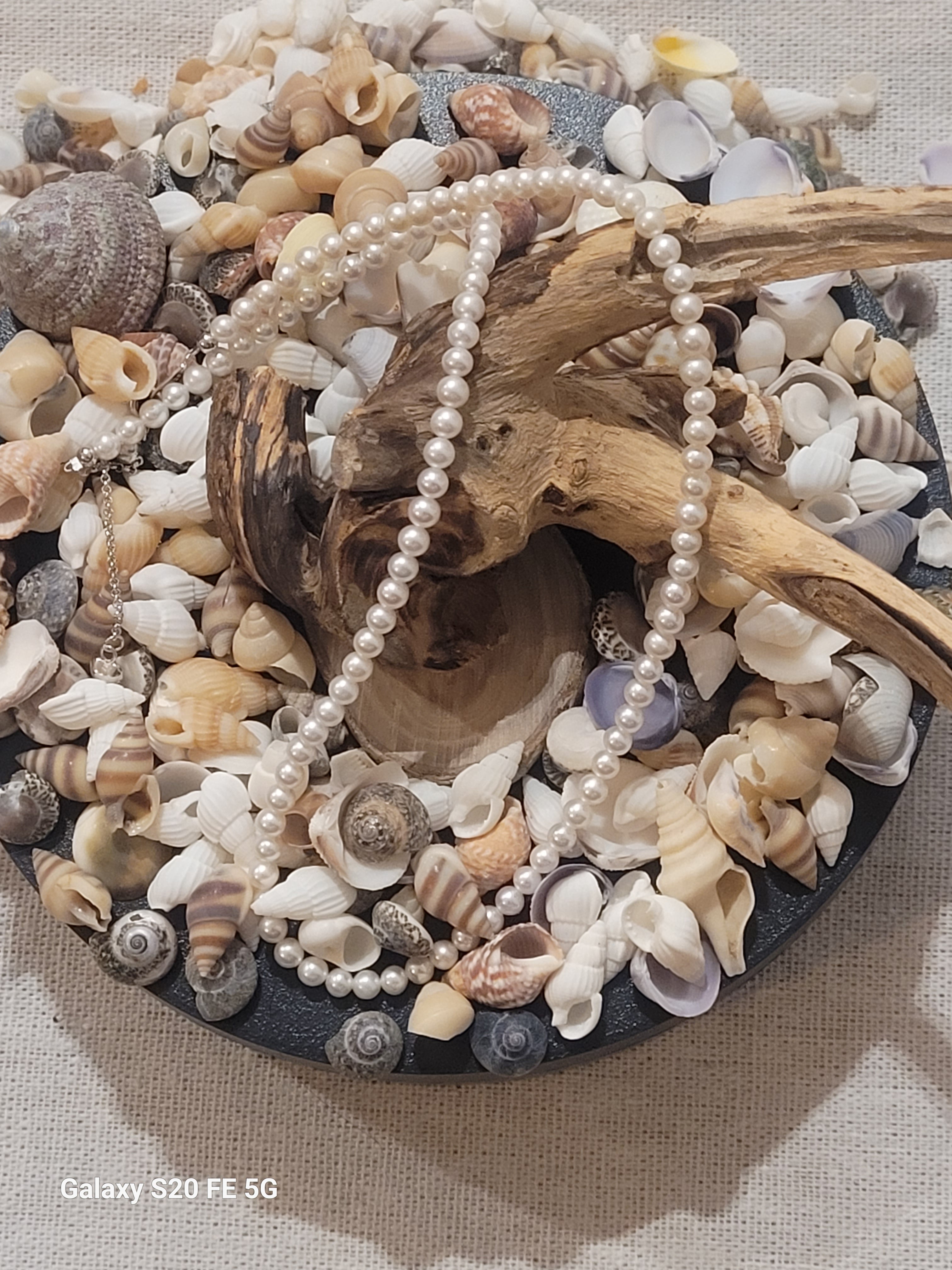 Collar clavicular de perlas 3 mm con plata reciclada y detalle de corazón