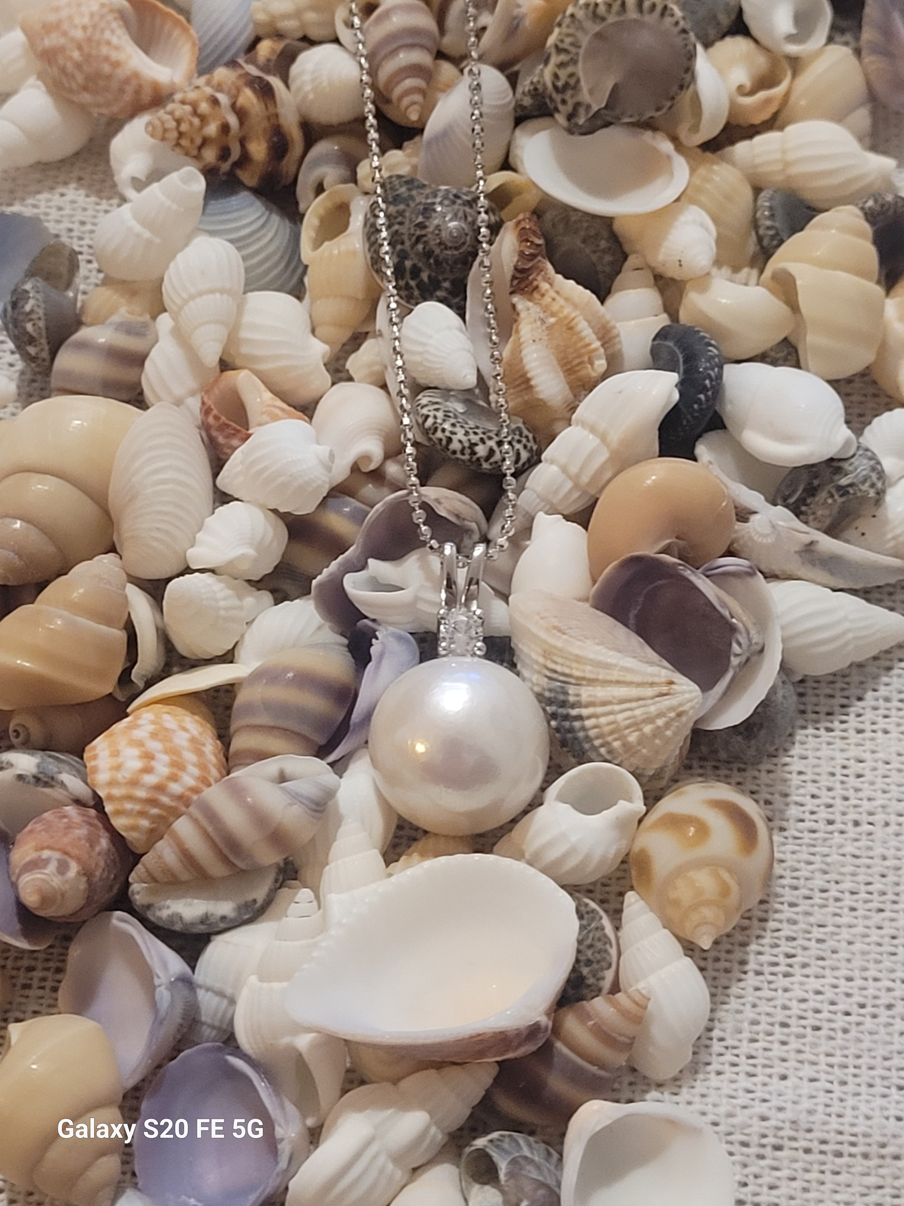 Colgante de perla 9 mm en plata reciclada – diseño minimalista