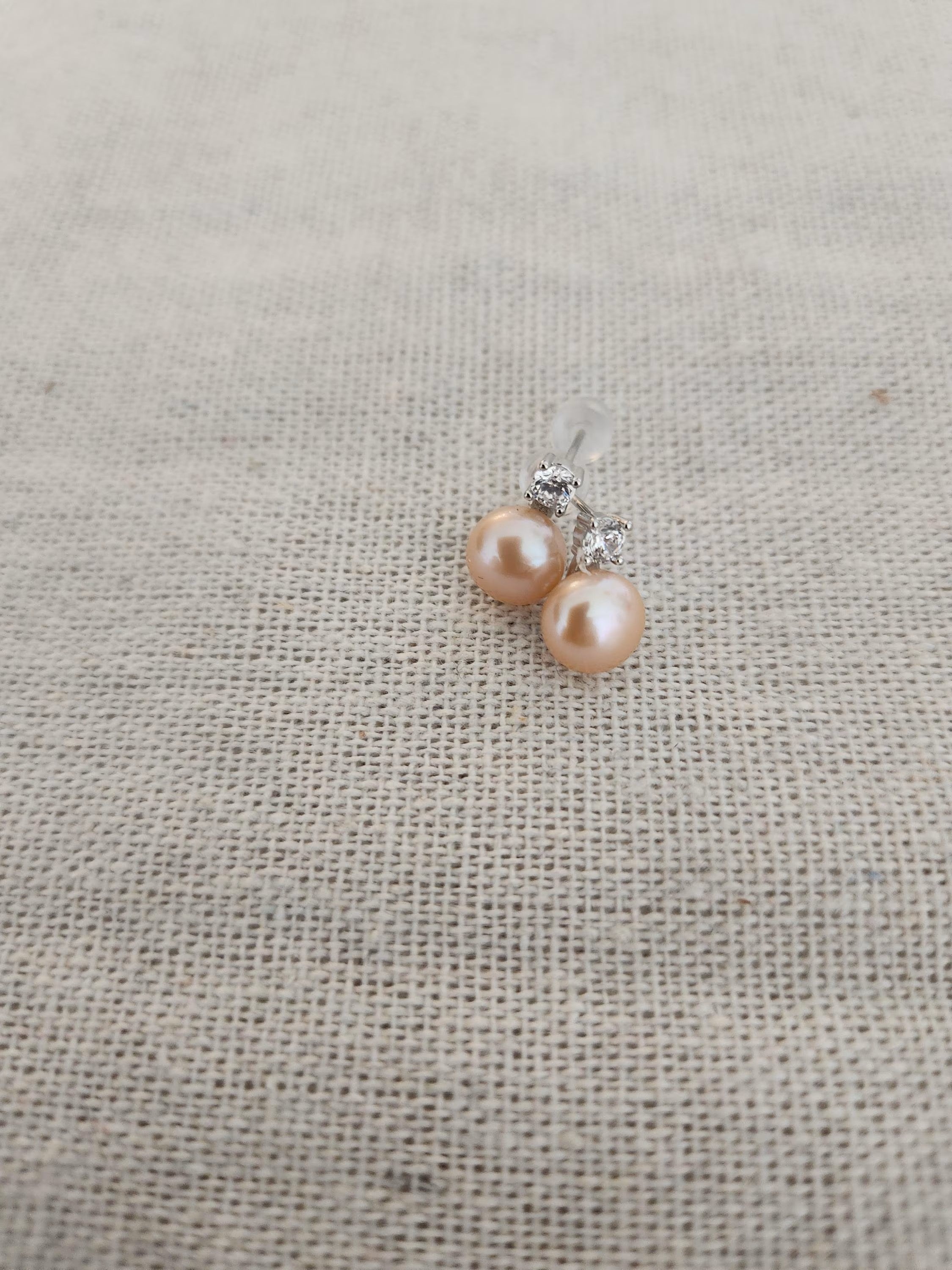 Pendientes de perla de agua dulce con CZ en plata reciclada