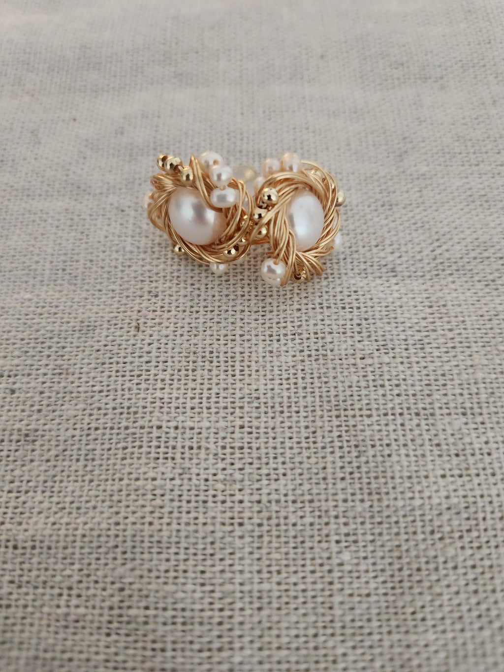Pendientes nido de perlas en plata reciclada bañada en oro