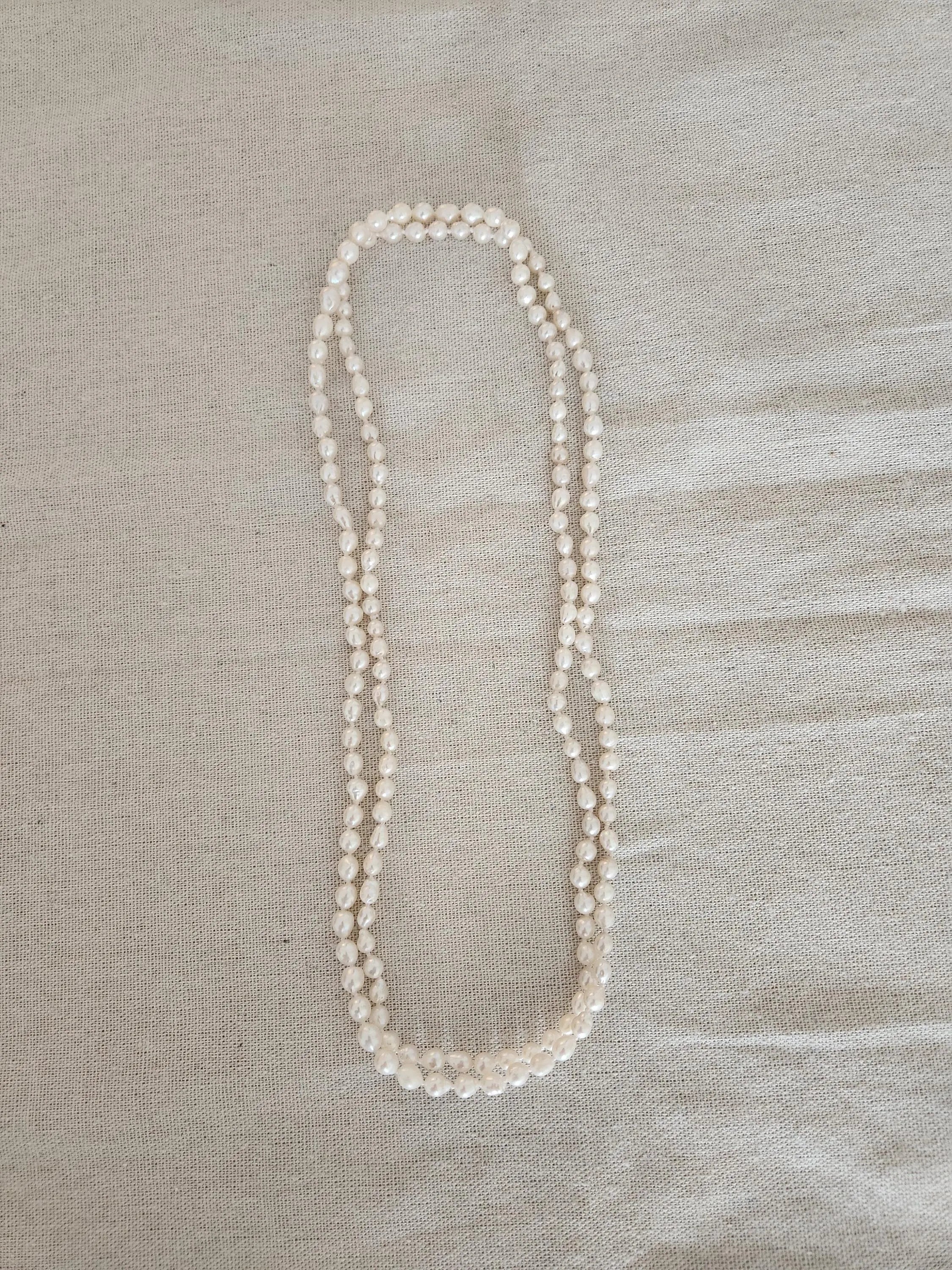 Collar vintage de perlas anudadas a mano – 120 cm